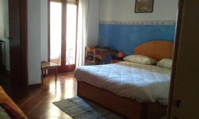 Отель The Dolphins Guest House  Таормина
